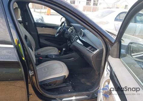 2017 BMW X1 xDrive28I z USA, uszkodzony, nr VIN WBXHT3C33H5F81659